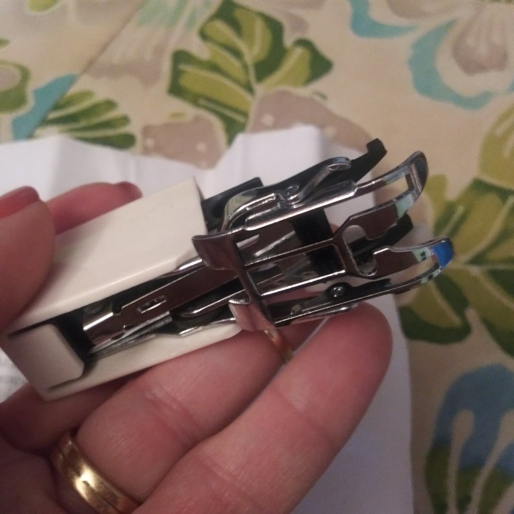 COPY - 2424 Singer # 421333-451 Sewing Machine Even Feed Foot - Picture 4 of 5